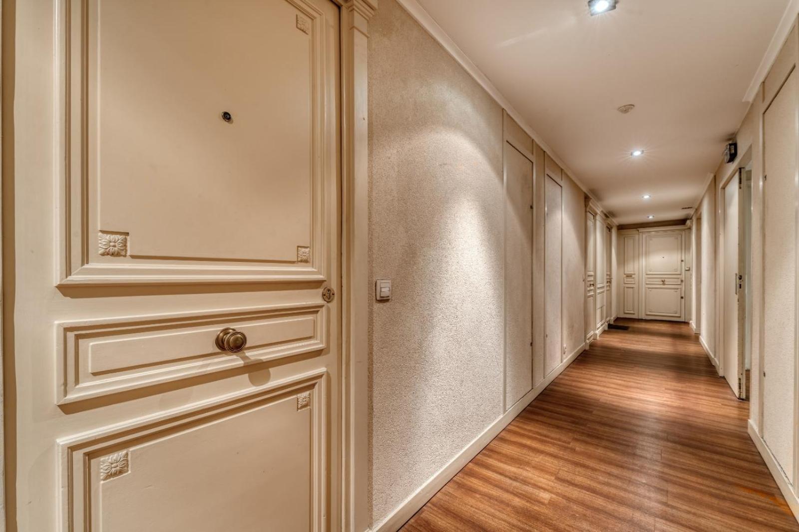 L'albigny Apartment